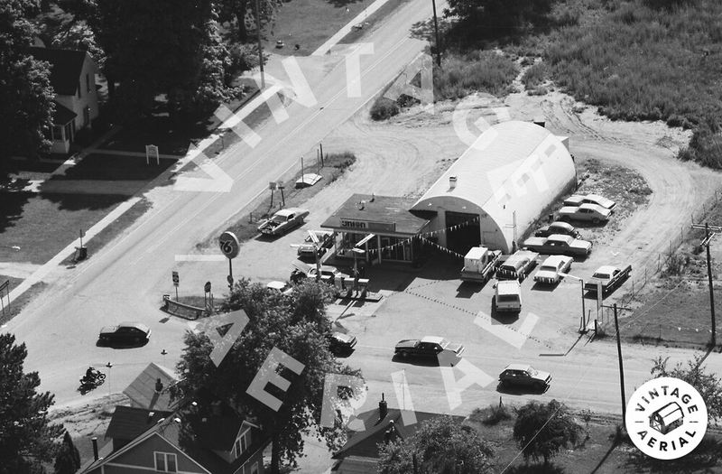 Carls 76  Gas Station - 1983 Photo (newer photo)